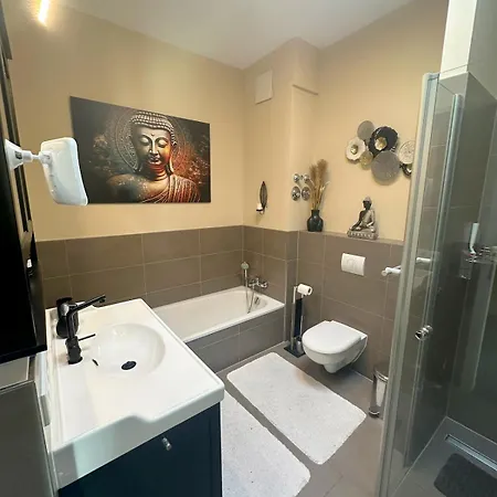 Stylish Penthouse With Large Balcony Lejlighed