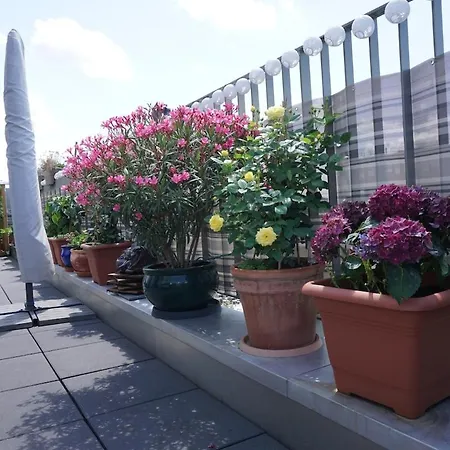 Stylish Penthouse With Large Balcony Frankfurt am Main