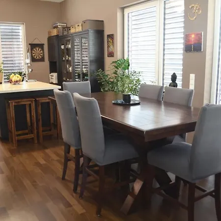 Stylish Penthouse With Large Balcony דירה פרנקפורט