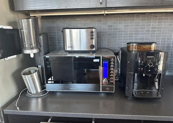 Stylish Penthouse With Large Balcony *