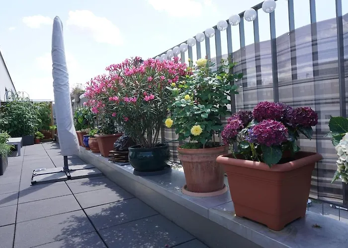 Stylish Penthouse With Large Balcony פרנקפורט