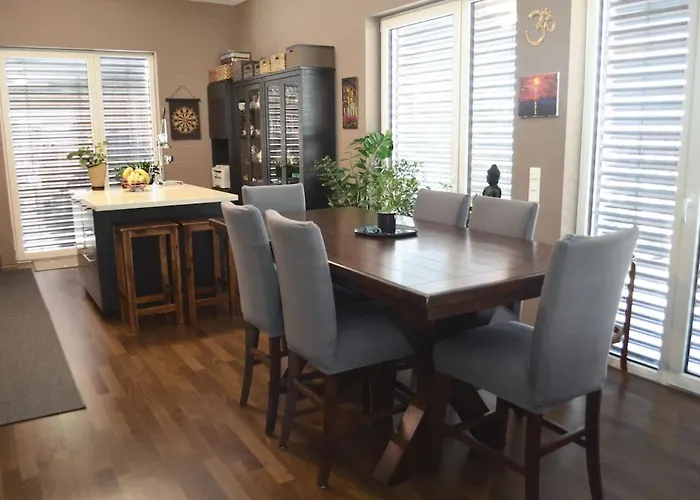 Stylish Penthouse With Large Balcony דירה פרנקפורט